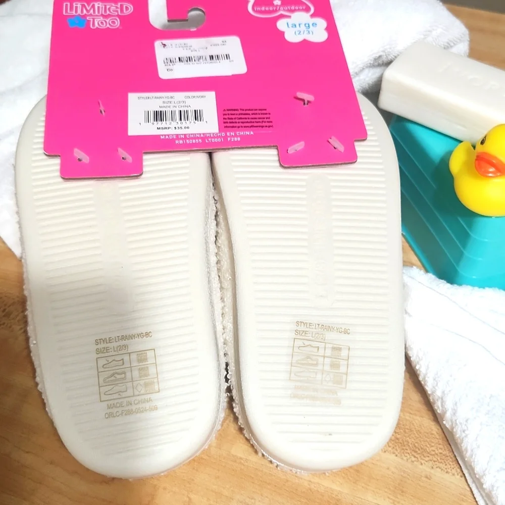 ADORABLE LIMITED TOO. RAINBIW SLIPPERS